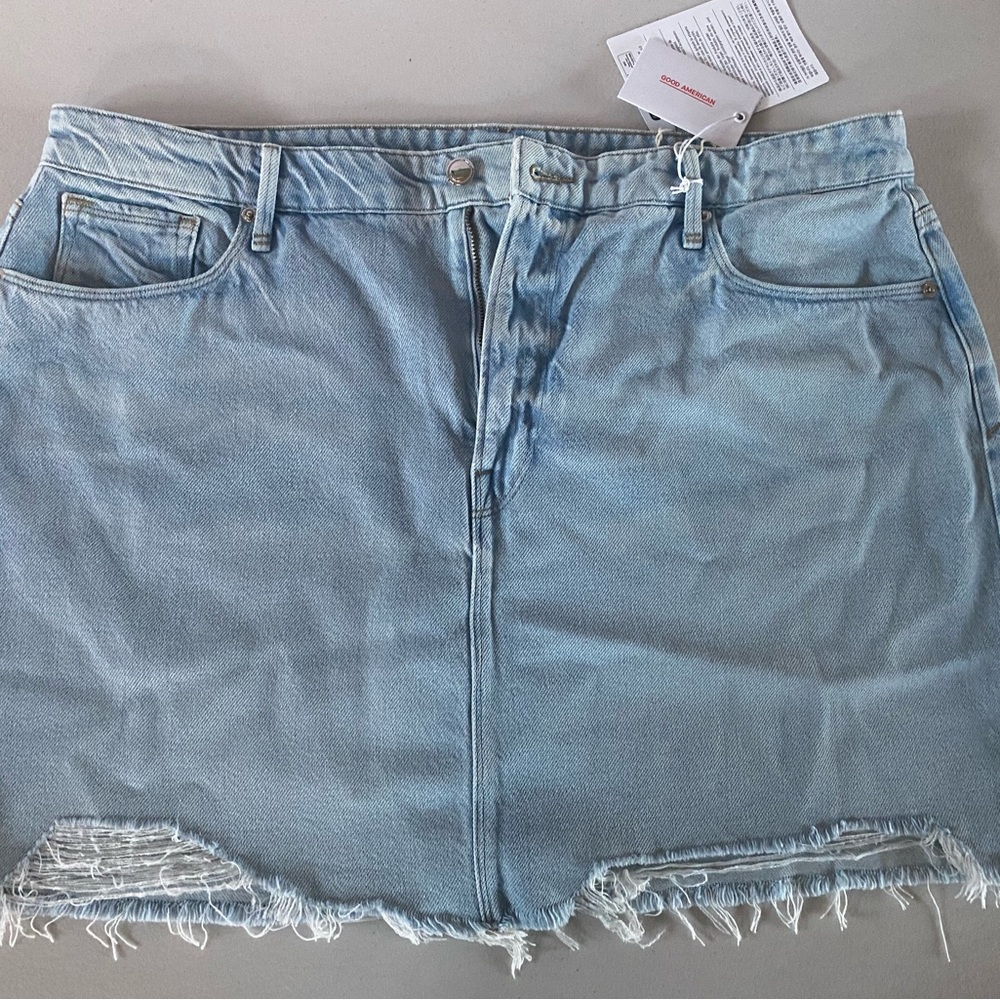 Good Waist distressed denim mini skirt BBRAND NEW